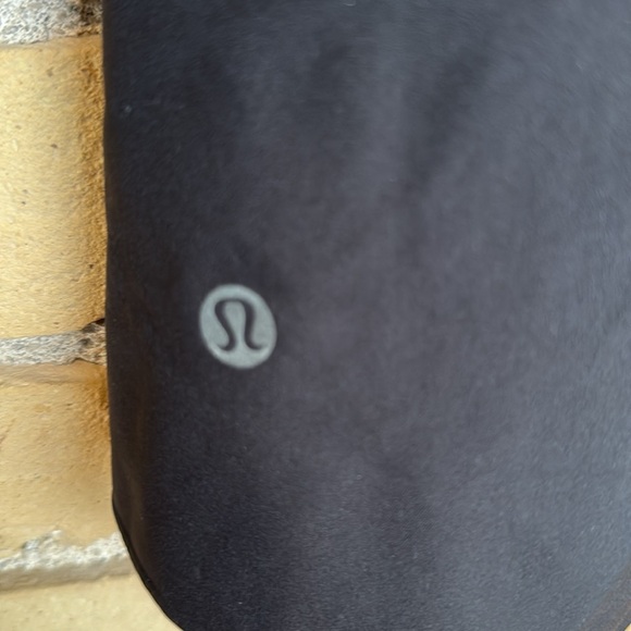 Lululemon Black Hooded Rain Jacket - Picture 5 of 7